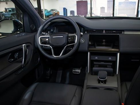 Certified 2025 Land Rover Discovery Sport Dynamic SE image 16