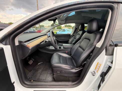 Used 2022 Tesla Model Y Long Range AWD/4WD image 9