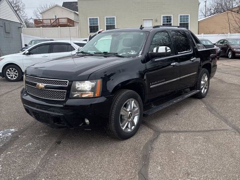 Used 2009 Chevrolet Avalanche LTZ image 35