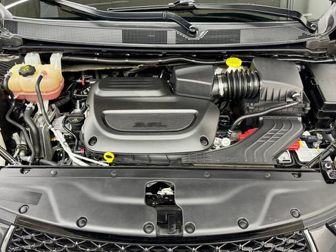 Used 2021 Chrysler Pacifica Touring-L image 27