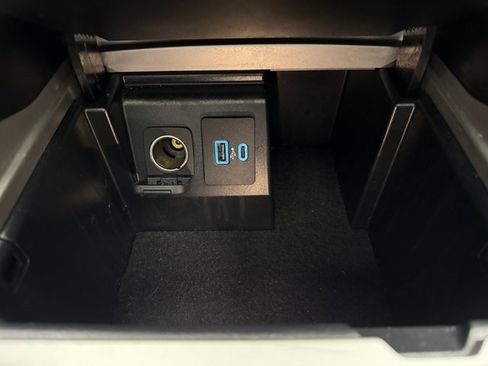 Used 2022 Ford Explorer ST-Line image 18