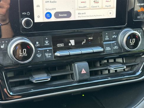 Certified 2023 Toyota Highlander XLE image 19