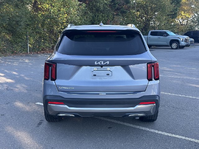 Used 2024 Kia Sorento SX FWD image 6