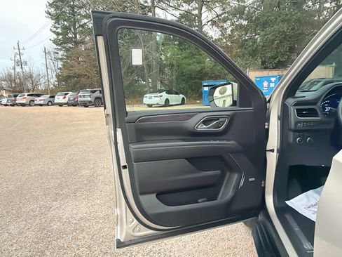 Used 2024 Chevrolet Tahoe LT image 18
