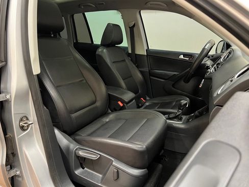 Used 2016 Volkswagen Tiguan SE FWD image 36