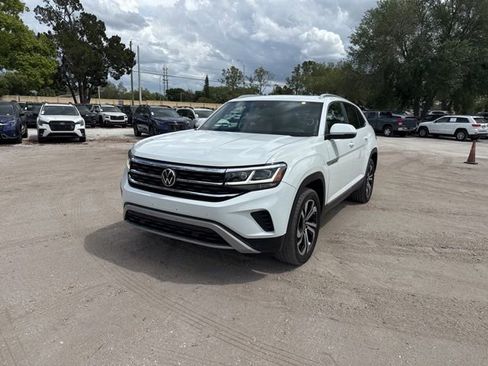 Used 2022 Volkswagen Atlas Cross Sport SEL image 2