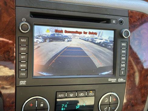 Used 2013 Chevrolet Avalanche LTZ image 32