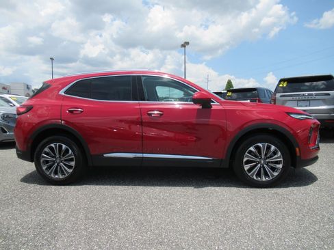 Used 2025 Buick Envision Preferred AWD/4WD image 2