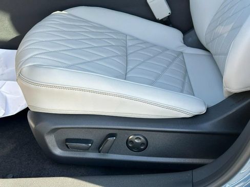 Used 2026 Nissan Sentra SL w/ Floor Mat Package FWD image 11