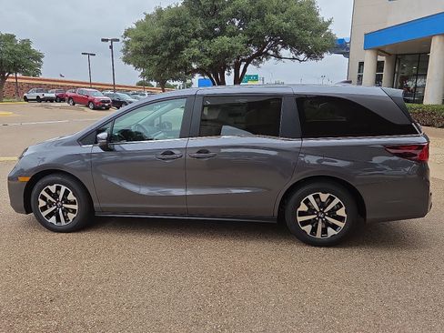 New 2026 Honda Odyssey EX-L image 2