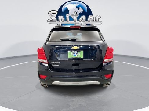 Used 2022 Chevrolet Trax LT w/ LT Convenience Package image 9