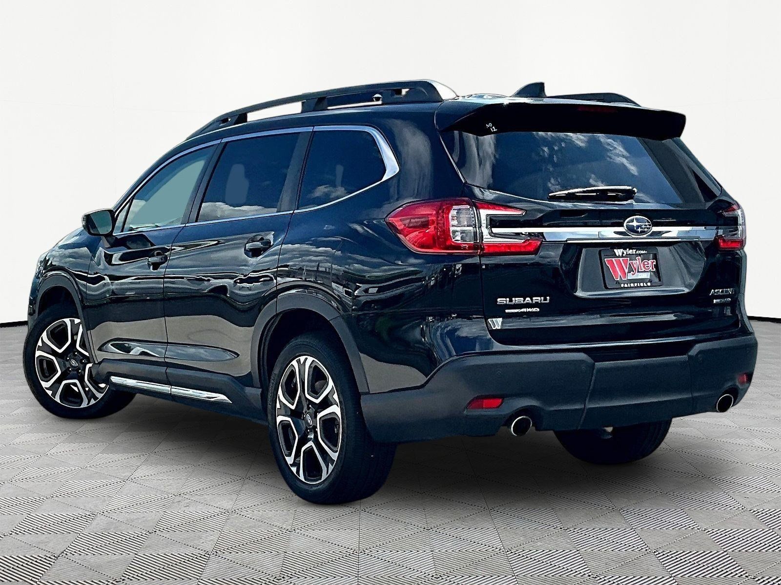 Used 2023 Subaru Ascent Limited AWD/4WD image 4