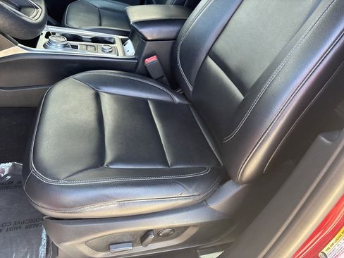 Used 2020 Ford Explorer XLT w/ Equipment Group 202A image 24