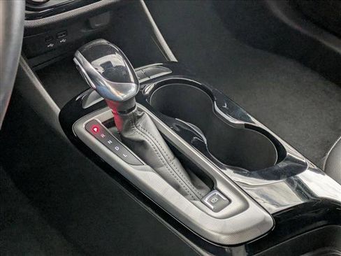 Used 2025 Buick Envista Sport Touring image 12