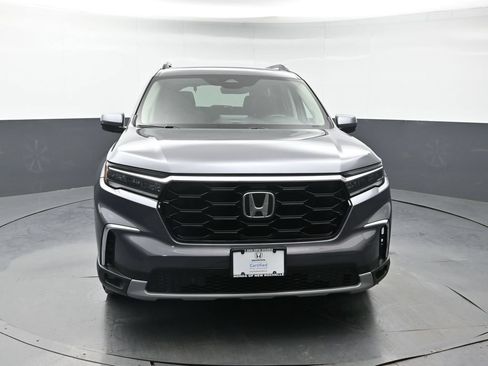Used 2023 Honda Pilot Touring image 9