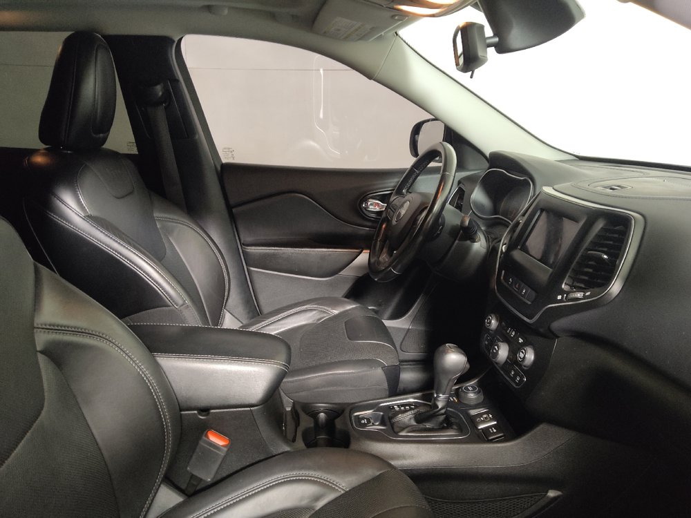 Used 2021 Jeep Cherokee Latitude Lux w/ Sun & Sound Group AWD/4WD image 21