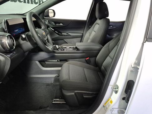 New 2026 Chevrolet Equinox LT image 9