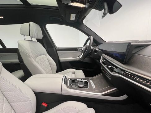 Certified 2024 BMW X7 xDrive40i w/ Premium Package image 6