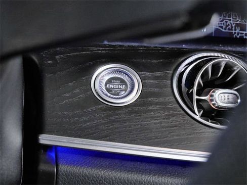 Used 2023 Mercedes-Benz E 450 4MATIC Cabriolet image 25