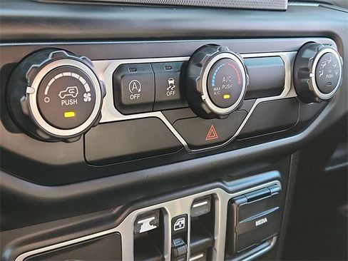 Used 2018 Jeep Wrangler Unlimited Sport S image 12