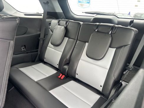 Used 2023 Ford Explorer XLT w/ Equipment Group 202A AWD/4WD image 11
