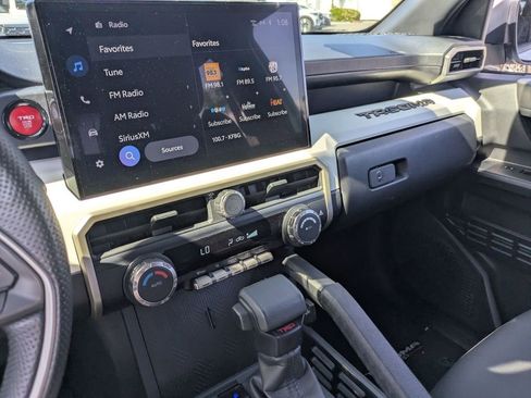 Used 2024 Toyota Tacoma TRD Off-Road image 20