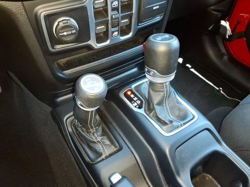 Used 2023 Jeep Wrangler Unlimited Sahara w/ LED Lighting Group AWD/4WD image 34
