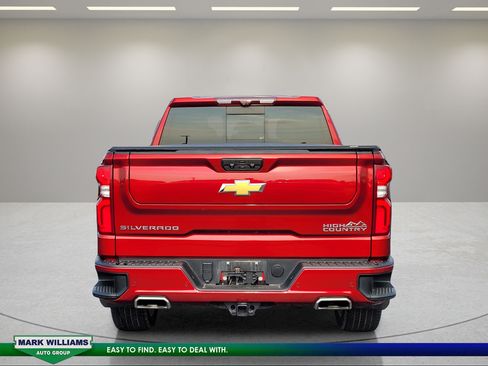 Used 2022 Chevrolet Silverado 1500 High Country w/ High Country Premium Package AWD/4WD image 5