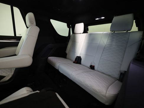 Used 2026 Cadillac Escalade Platinum Sport w/ LPO, ONYX Package AWD/4WD image 15