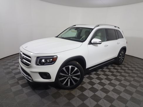 Used 2021 Mercedes-Benz GLB 250 image 1