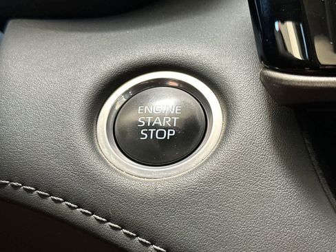 Used 2024 Toyota Highlander XLE image 24