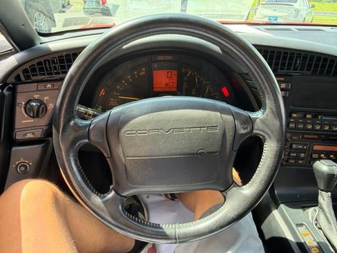 Used 1992 Chevrolet Corvette Coupe RWD image 12