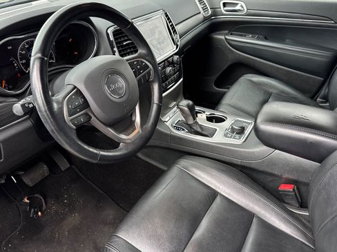 Used 2022 Jeep Grand Cherokee Limited w/ Tech Group AWD/4WD image 11