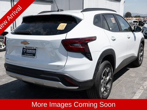 Used 2026 Chevrolet Trax LT FWD image 3