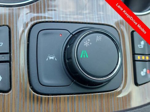 Used 2023 GMC Acadia SLE w/ Driver Convenience Package FWD image 21