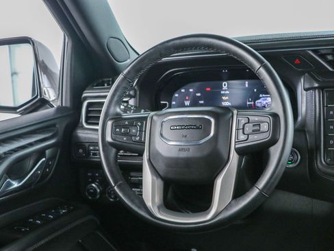 Used 2023 GMC Yukon Denali AWD/4WD image 13