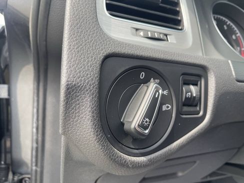 Used 2016 Volkswagen Golf Limited Edition FWD image 30