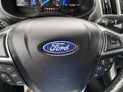 Used 2022 Ford Edge SEL image 18