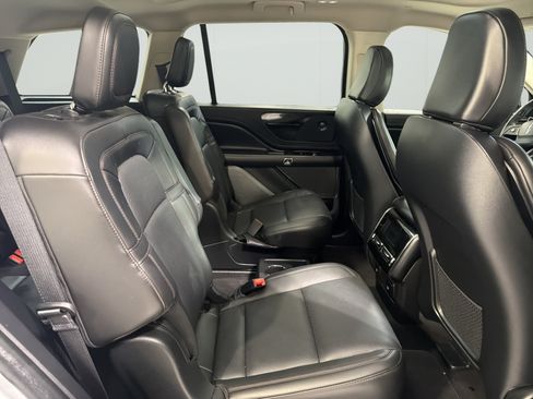 Used 2024 Lincoln Aviator Reserve w/ Jet Package RWD image 12