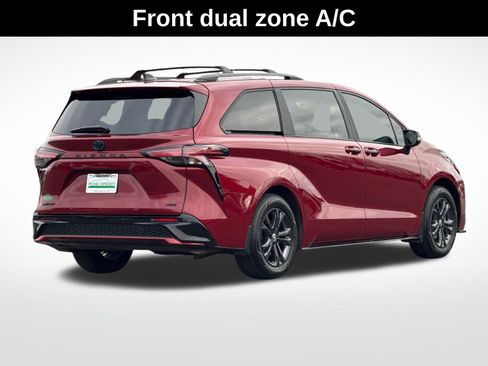 Used 2025 Toyota Sienna XSE w/ XSE Premium Package image 3