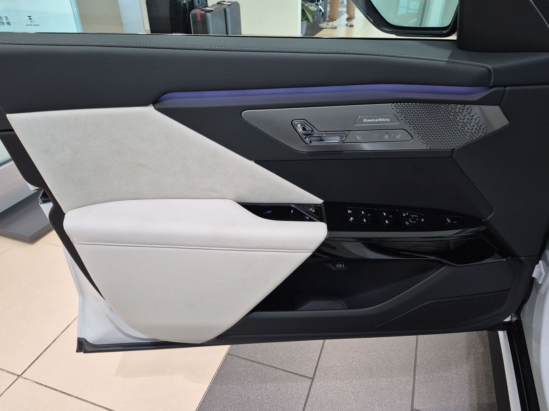 New 2027 BMW 740i w/ Executive Package RWD image 9