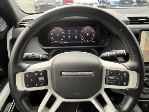 Used 2024 Land Rover Defender 130 X-Dynamic SE AWD/4WD image 24