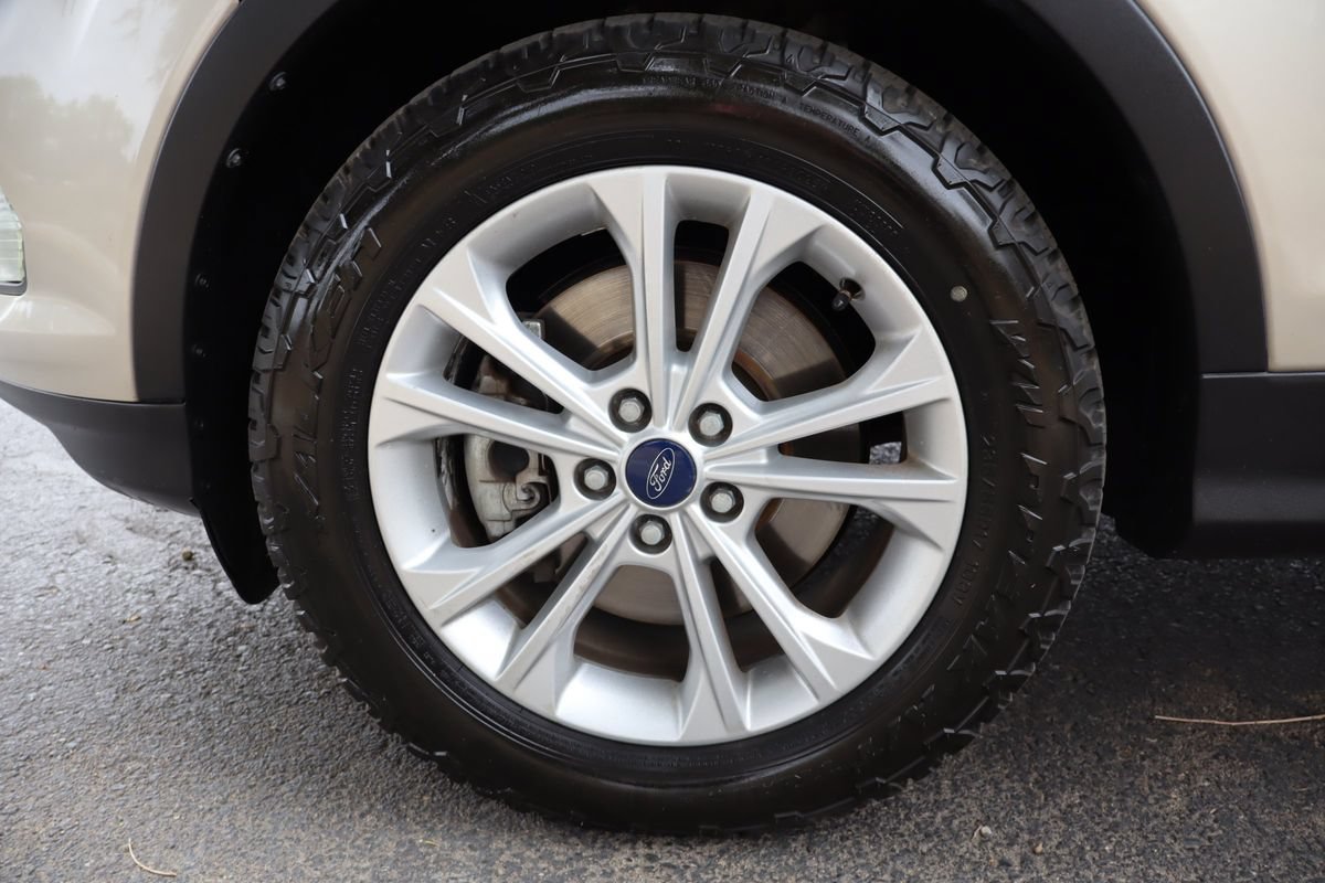 Used 2017 Ford Escape SE w/ SE Leather Comfort Package AWD/4WD image 41