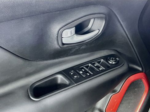 Used 2023 Jeep Renegade Trailhawk w/ Sun/Sound Group AWD/4WD image 17