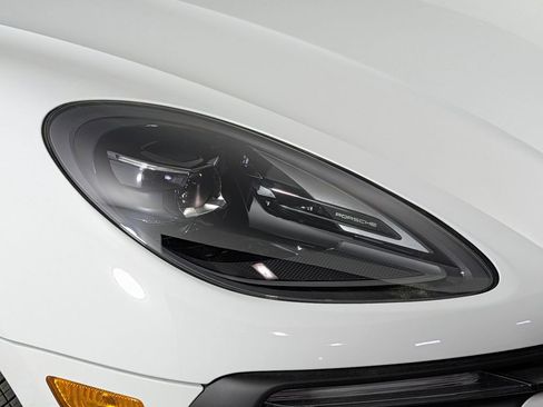 New 2026 Porsche Macan S image 15