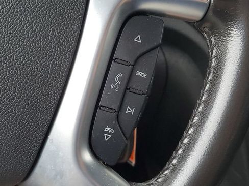 Used 2017 Chevrolet Traverse LT w/ Style and Technology Package FWD image 12