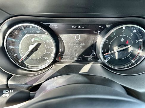 Used 2023 Maserati Levante Modena image 30