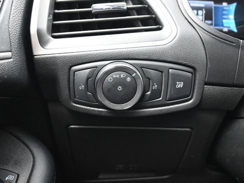 Used 2023 Ford Edge SEL image 13