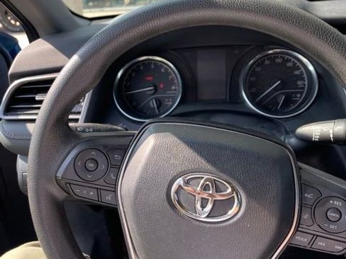Used 2019 Toyota Camry LE FWD image 23