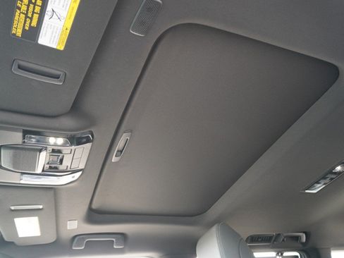 Used 2024 Lexus GX 550 w/ Cold Area Package AWD/4WD image 27